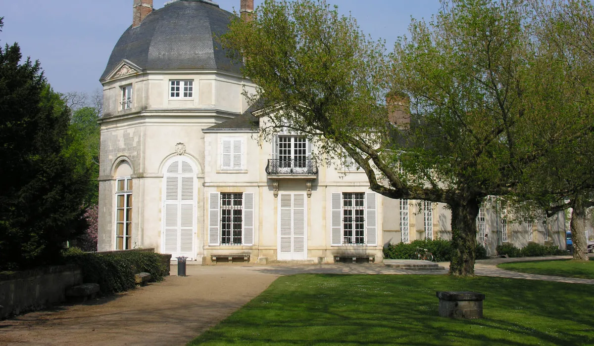 Service d'enlèvement de véhicule hors d'usage à Châteauneuf-sur-Loire