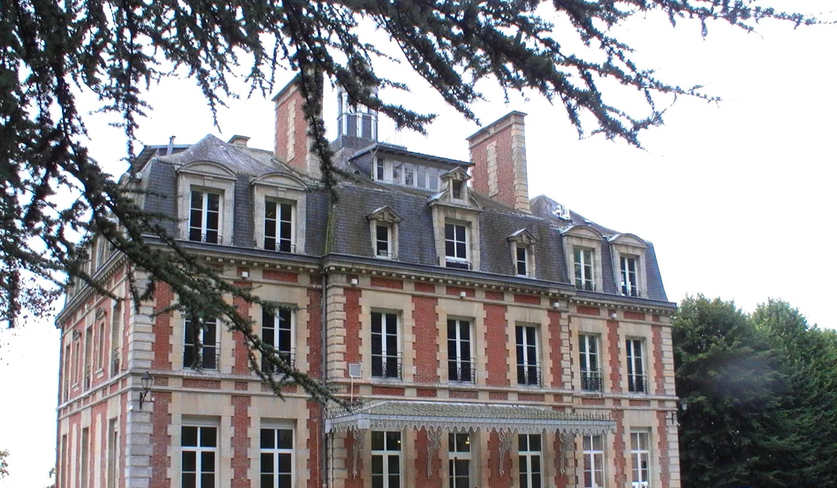Service d'enlèvement de véhicule hors d'usage à Le Val d'Hazey