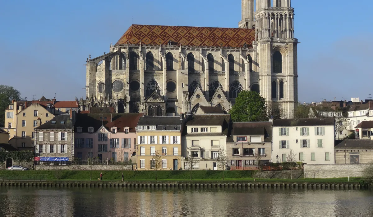 Service d'enlèvement de véhicule hors d'usage à Mantes La Jolie