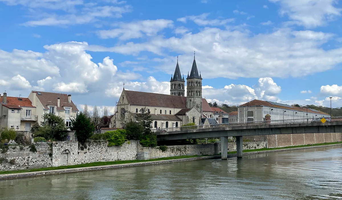 Service d'enlèvement de véhicule hors d'usage à Melun