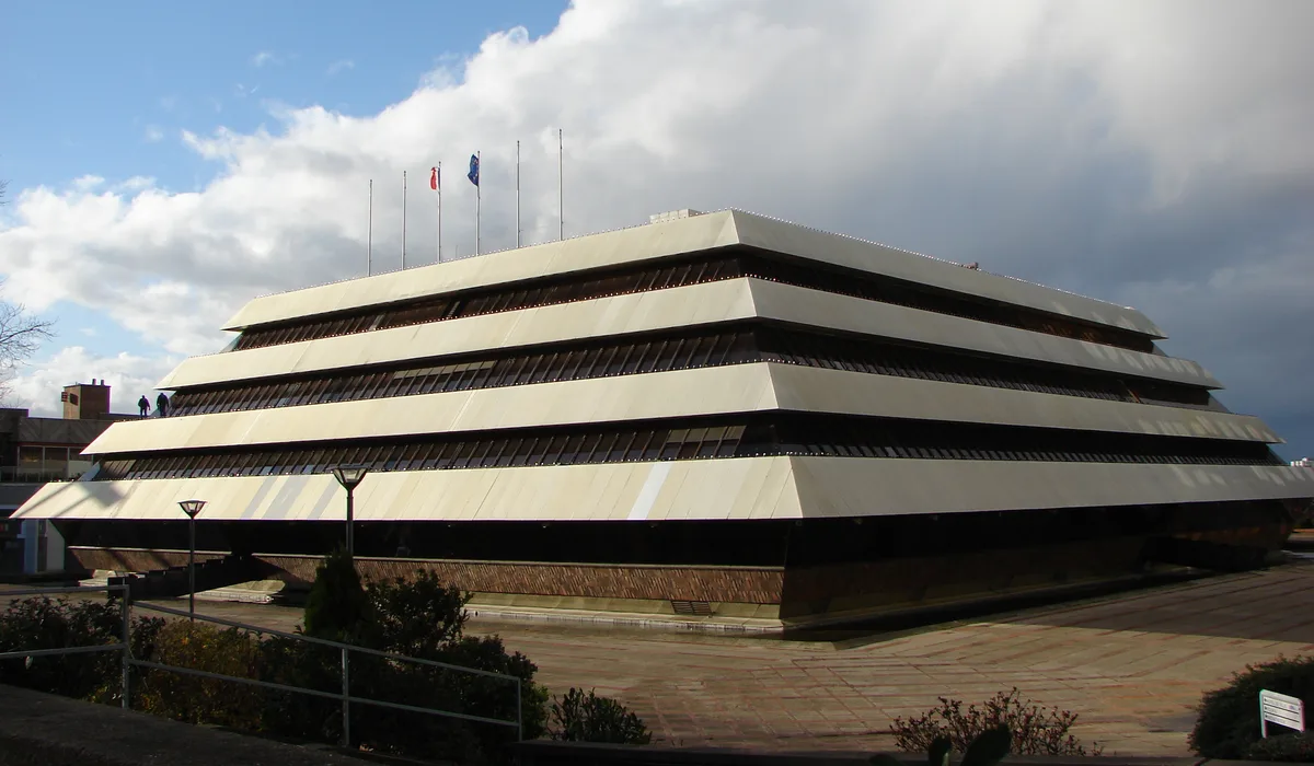 Enlèvement d'épave gratuit à Nanterre dans les Hauts-de-Seine