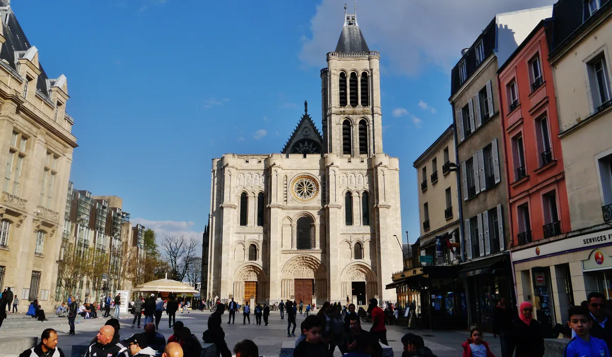 Service d'enlèvement de véhicule hors d'usage à Saint Denis