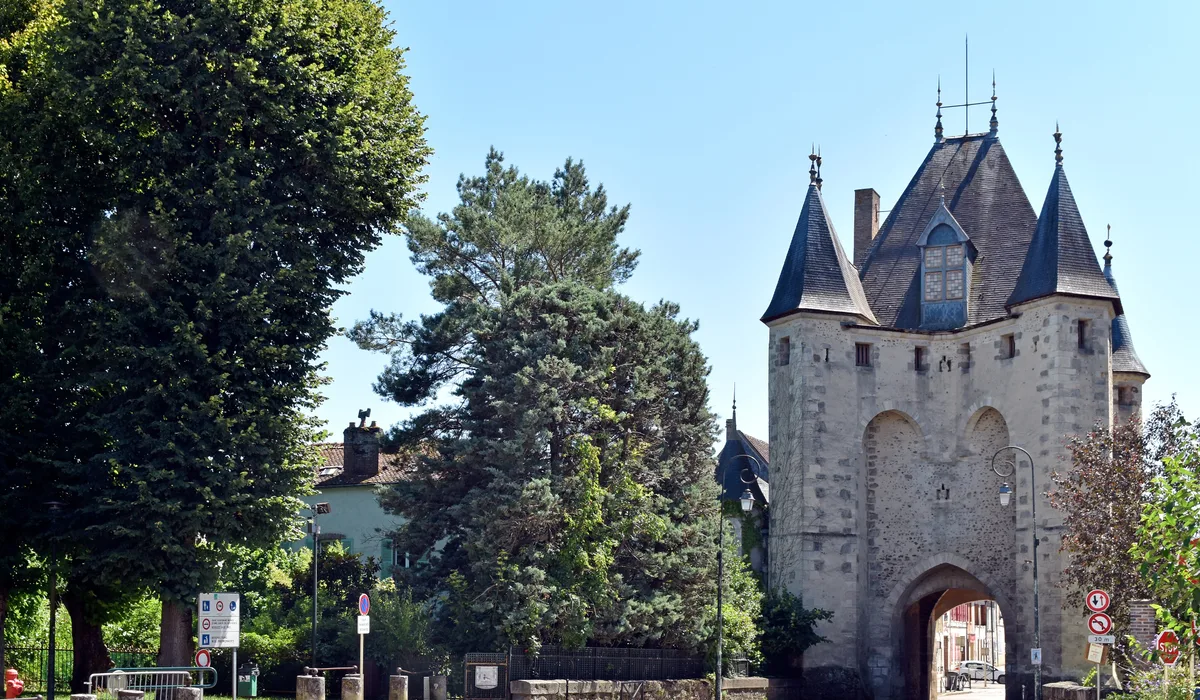 Service d'enlèvement de véhicule hors d'usage à Villeneuve-sur-Yonne