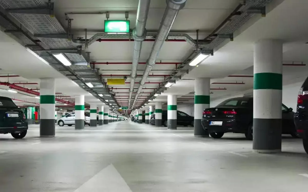 Enlèvement d'épave en parking souterrain : préparer un retrait sans dégâts